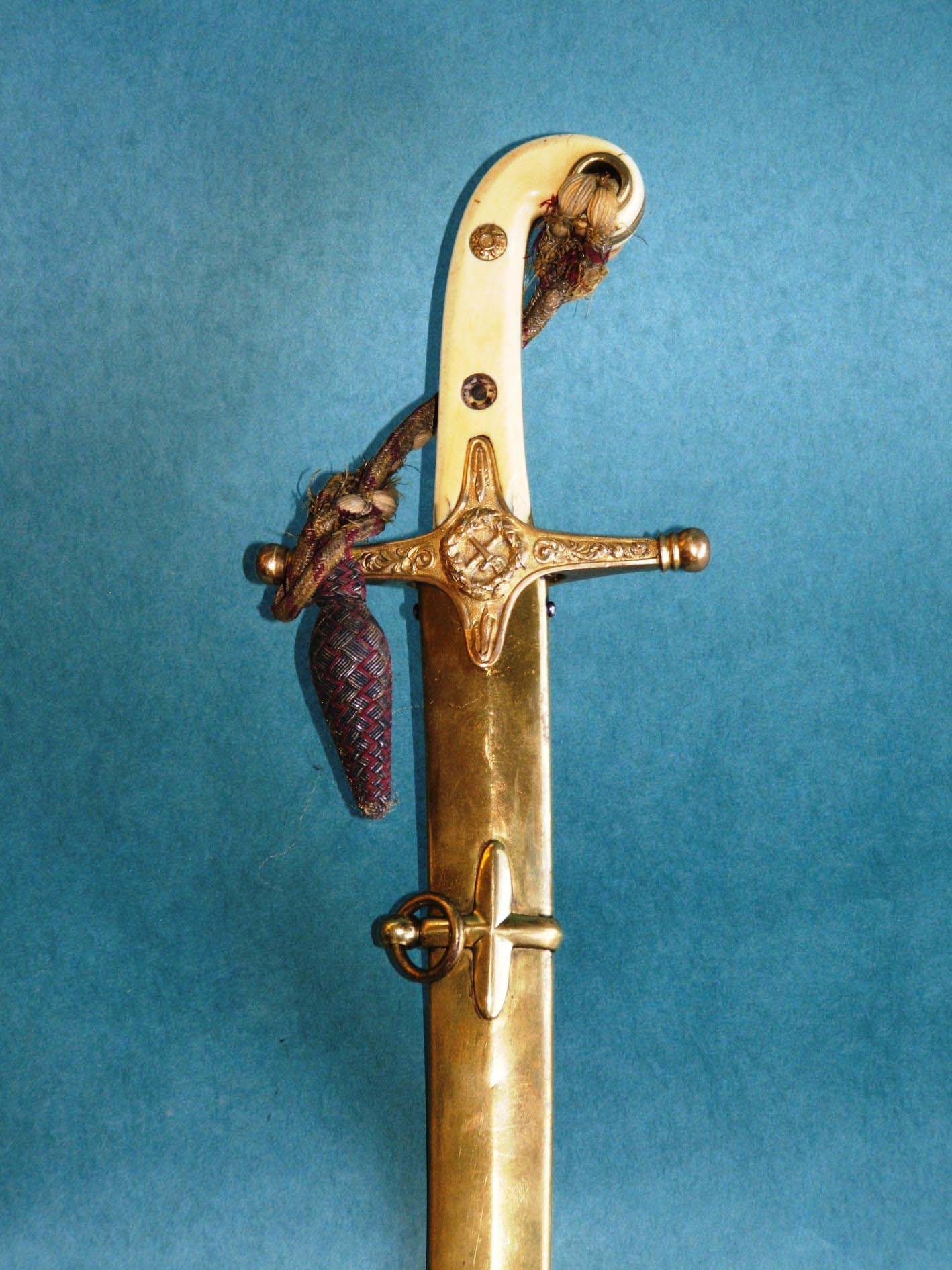 marm hilt L